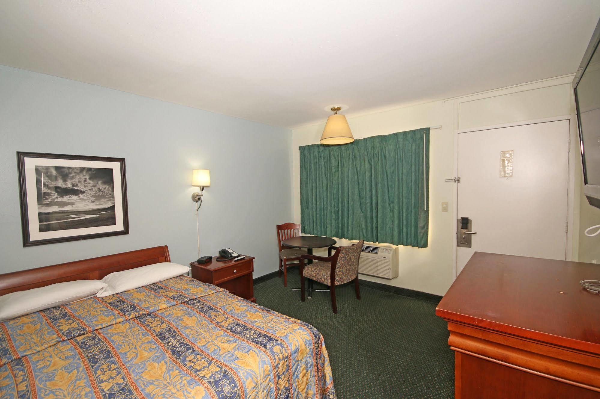 Royal Inn And Suites Charlotte Airport Eksteriør bilde